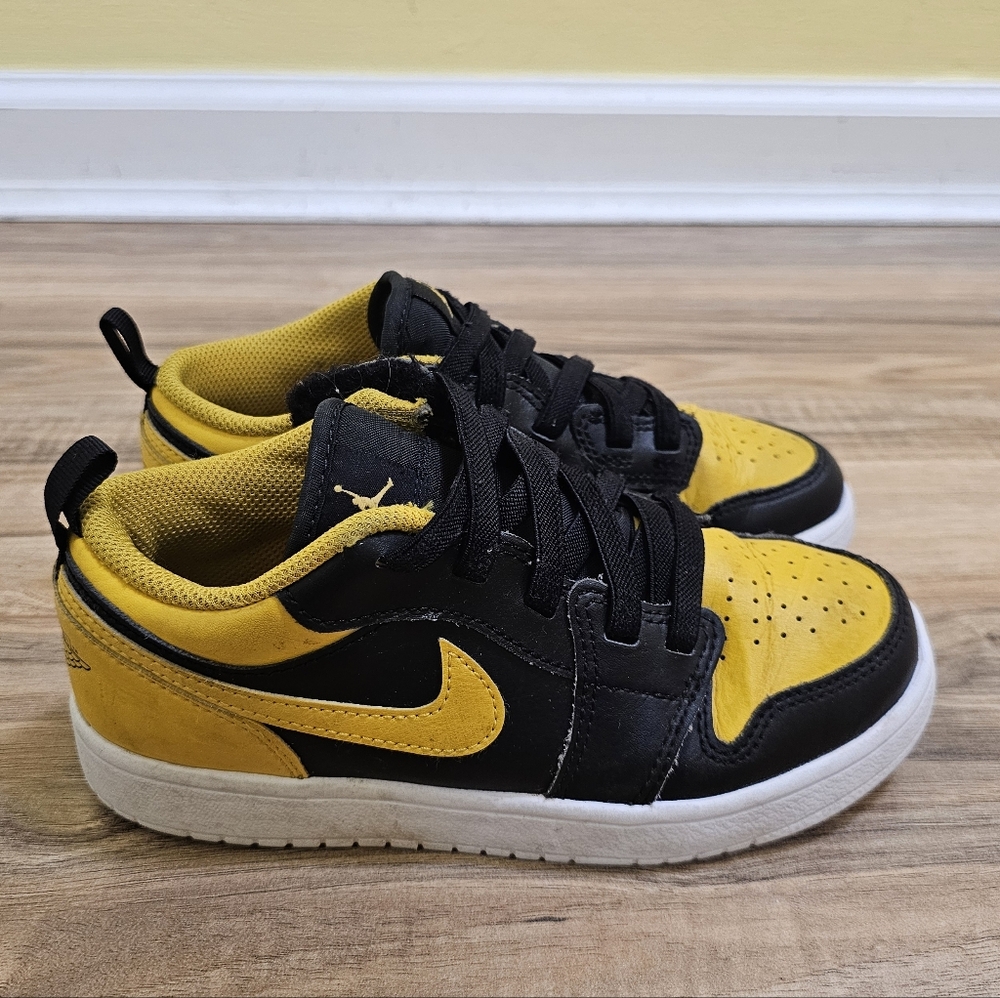Nike, Nike Jordan And K-Swiss Sneakers Bundle 3 Pairs - Picture 8 of 17